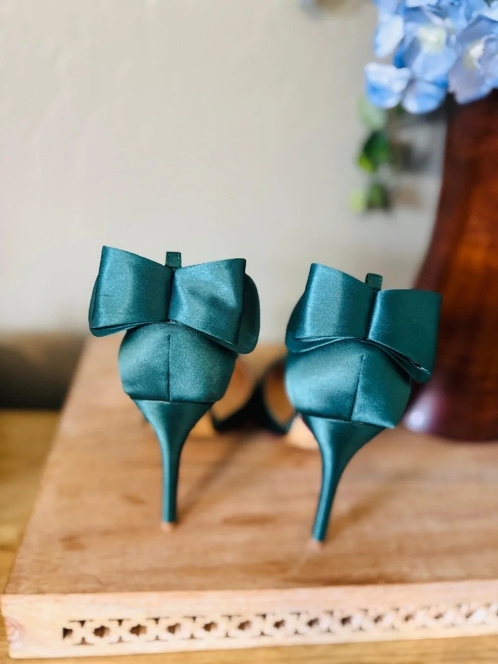 Emerald Green Satin Heels Bow Pointed Toe Stiletto Size 8